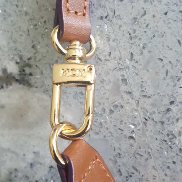 ♨️SOLD NO LONGER AVAILABLE ♨️MCM Wristlet - Picture 3 of 8